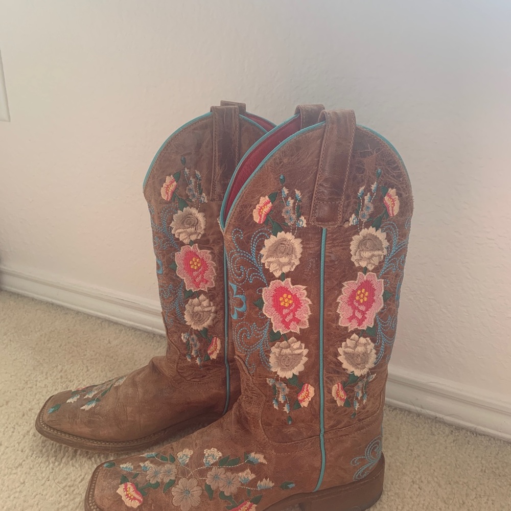 Women's Square Toe Boots